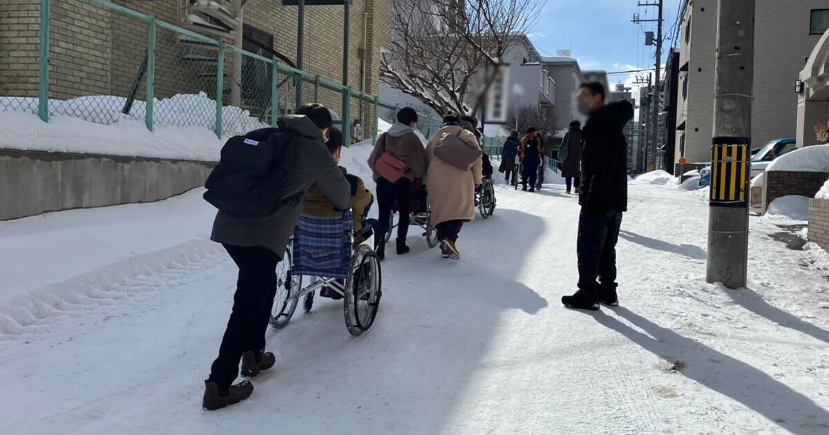 全身性ガイドヘルパー養成研修（路上の様子）