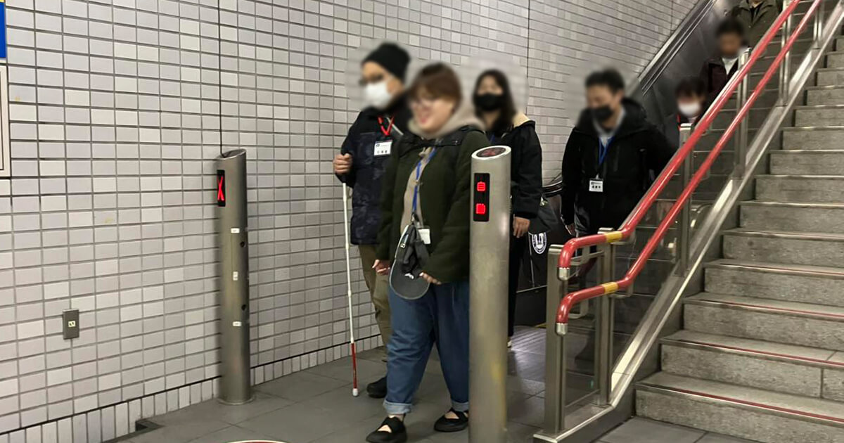 同行援護従事者養成研修/エスカレーターの様子